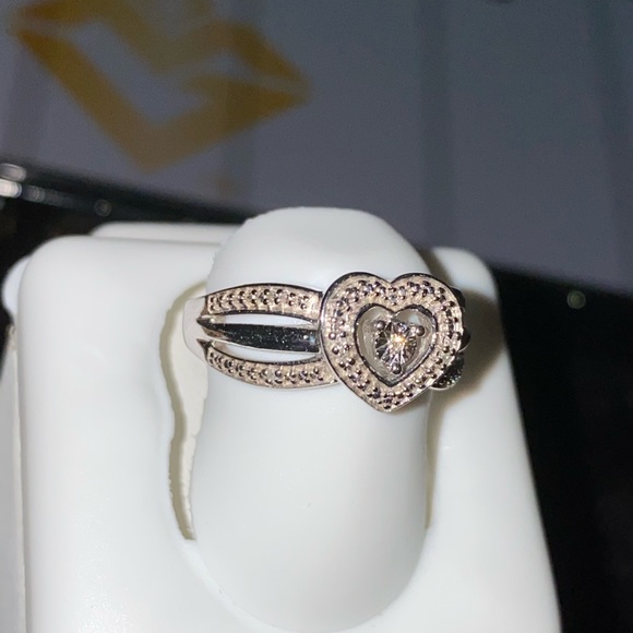 Real diamond solitaire heart ring not CZ not moissanite best gift ever huge sale - Picture 4 of 4